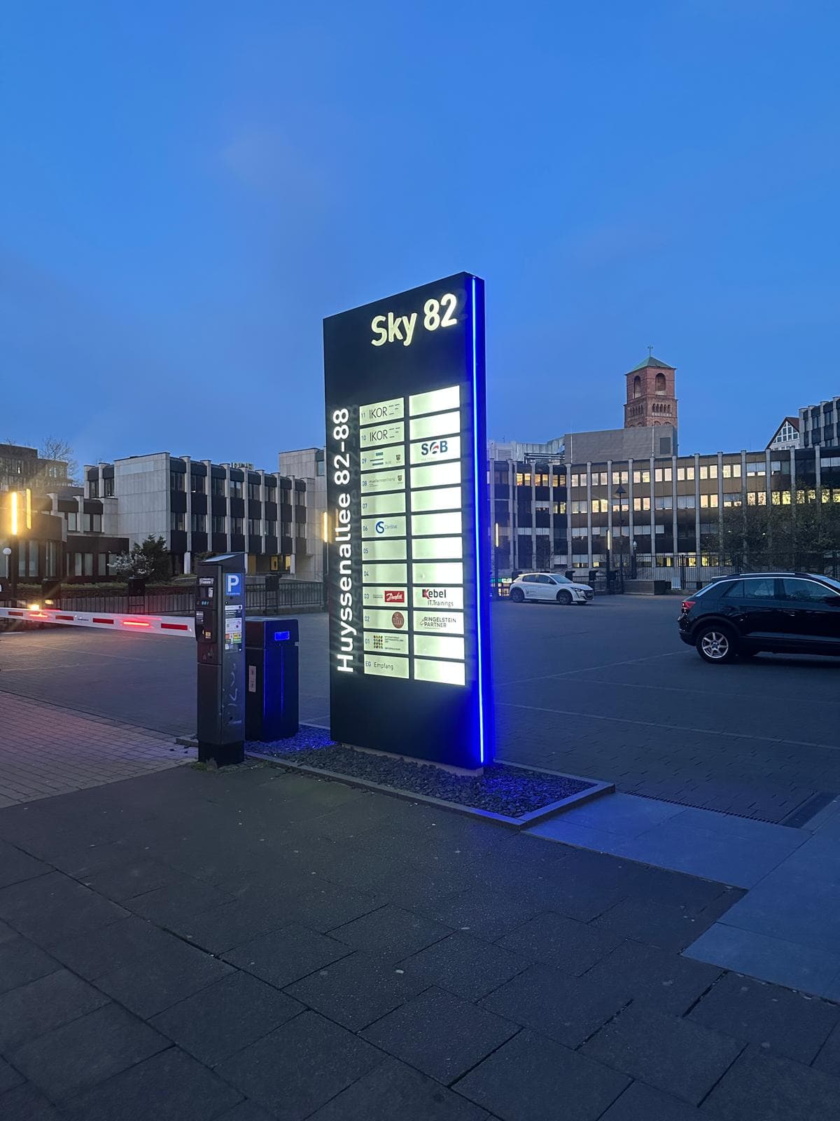 Werbepylone & Werbestelen